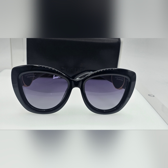 CHANEL 5517A 622 S8 BLACK SUNGLASSES HIDDEN MIRROR Polarized - Picture 11 of 16